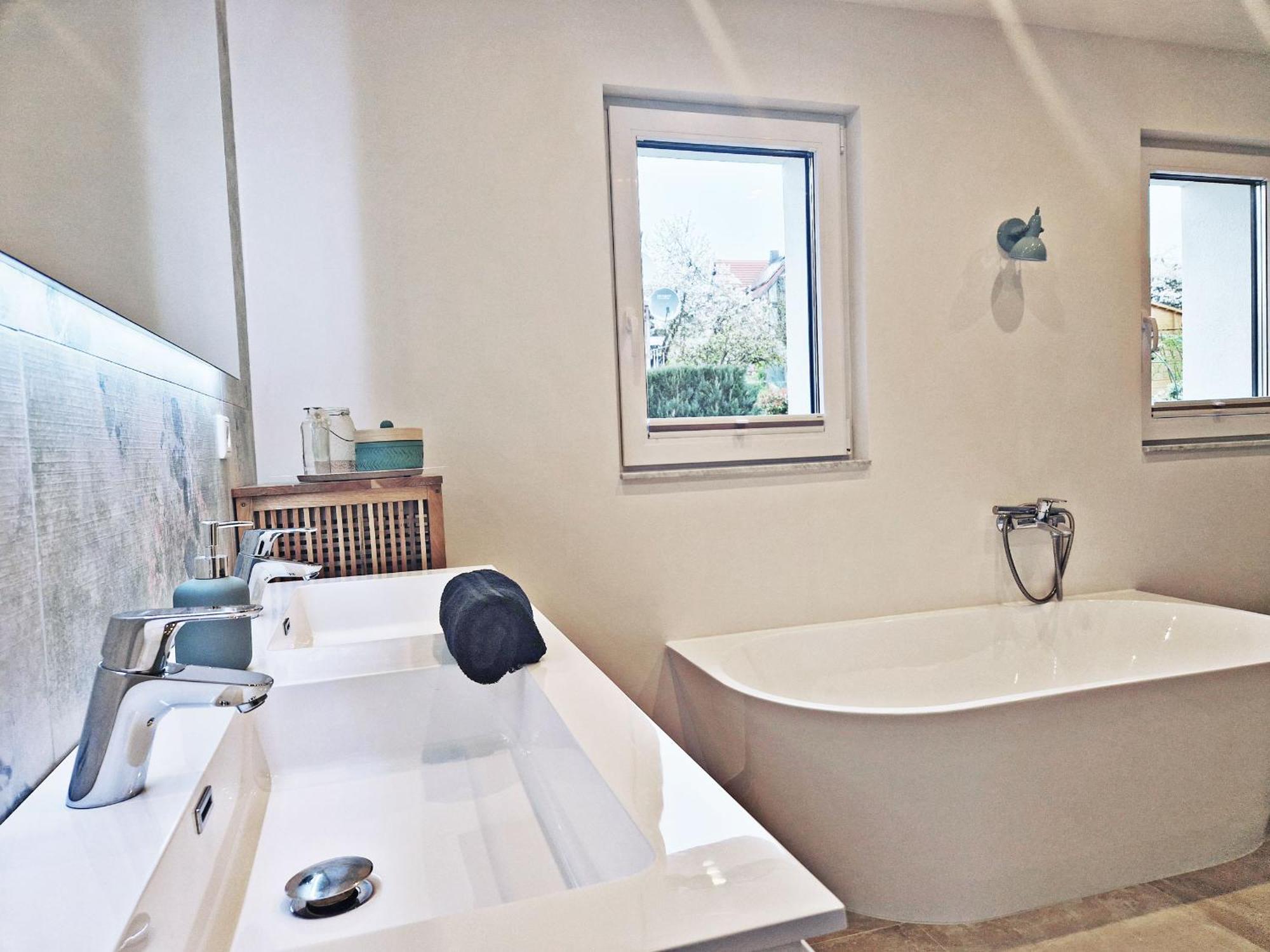 Exklusives 212 Qm Mit 2 - Garten, Grill & Sauna! *